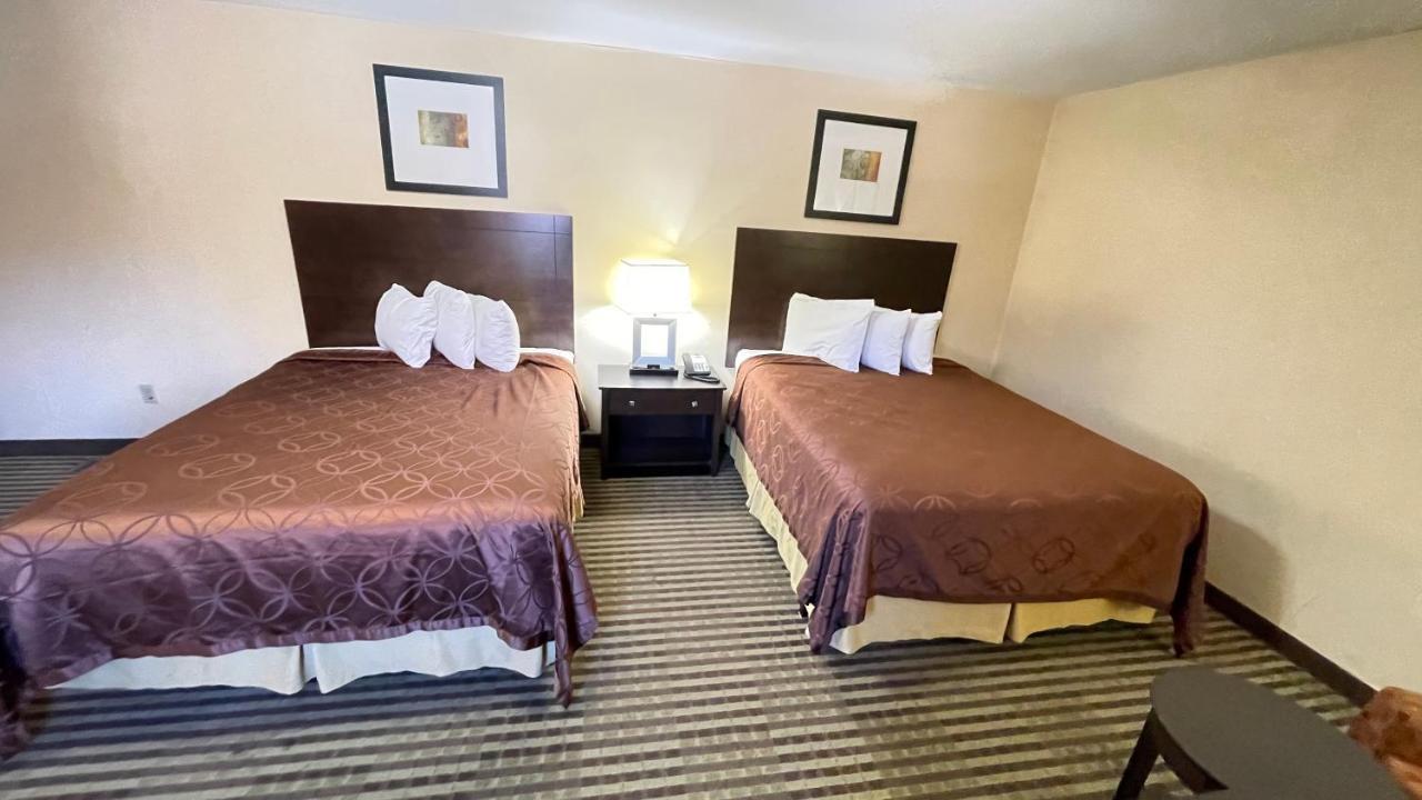 Whitney Inn & Suites Hamden Extérieur photo