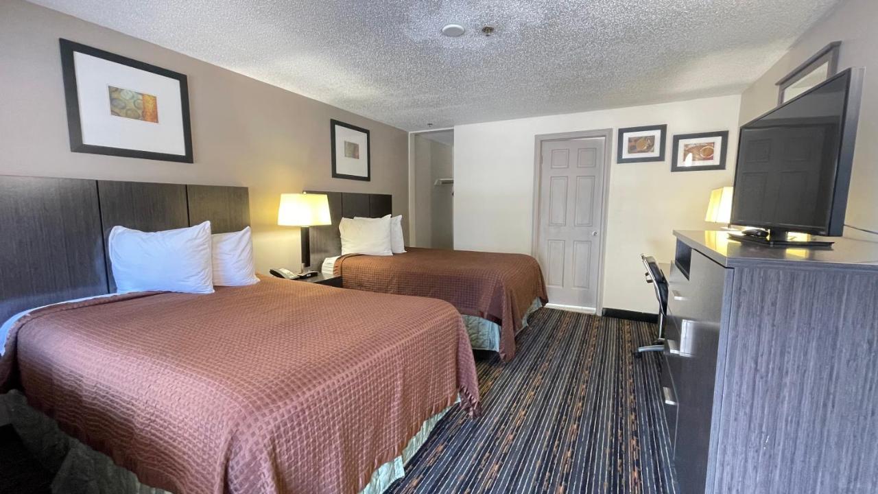 Whitney Inn & Suites Hamden Extérieur photo