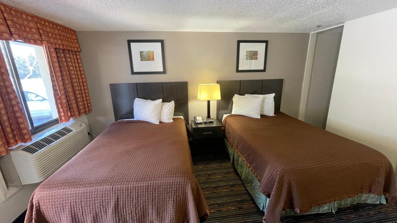 Whitney Inn & Suites Hamden Extérieur photo