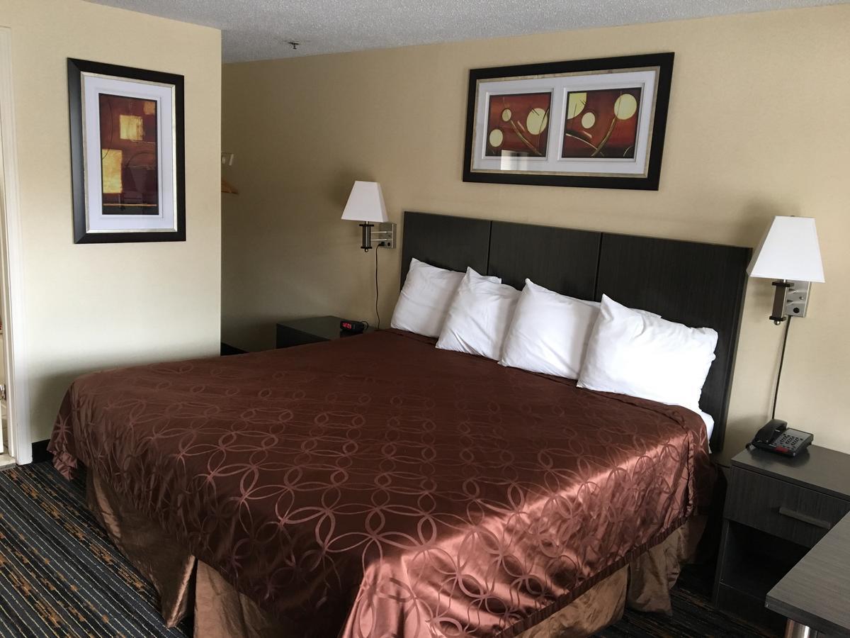 Whitney Inn & Suites Hamden Extérieur photo
