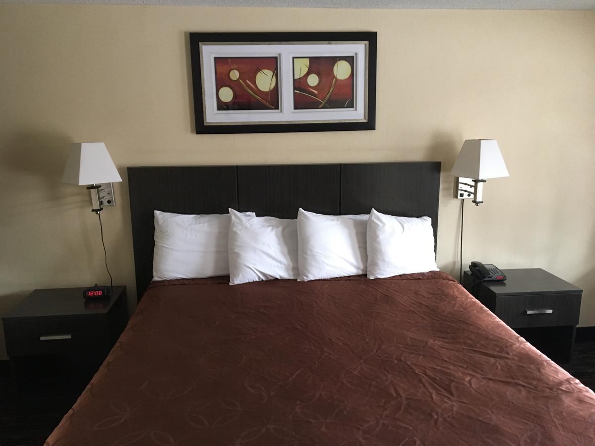 Whitney Inn & Suites Hamden Extérieur photo
